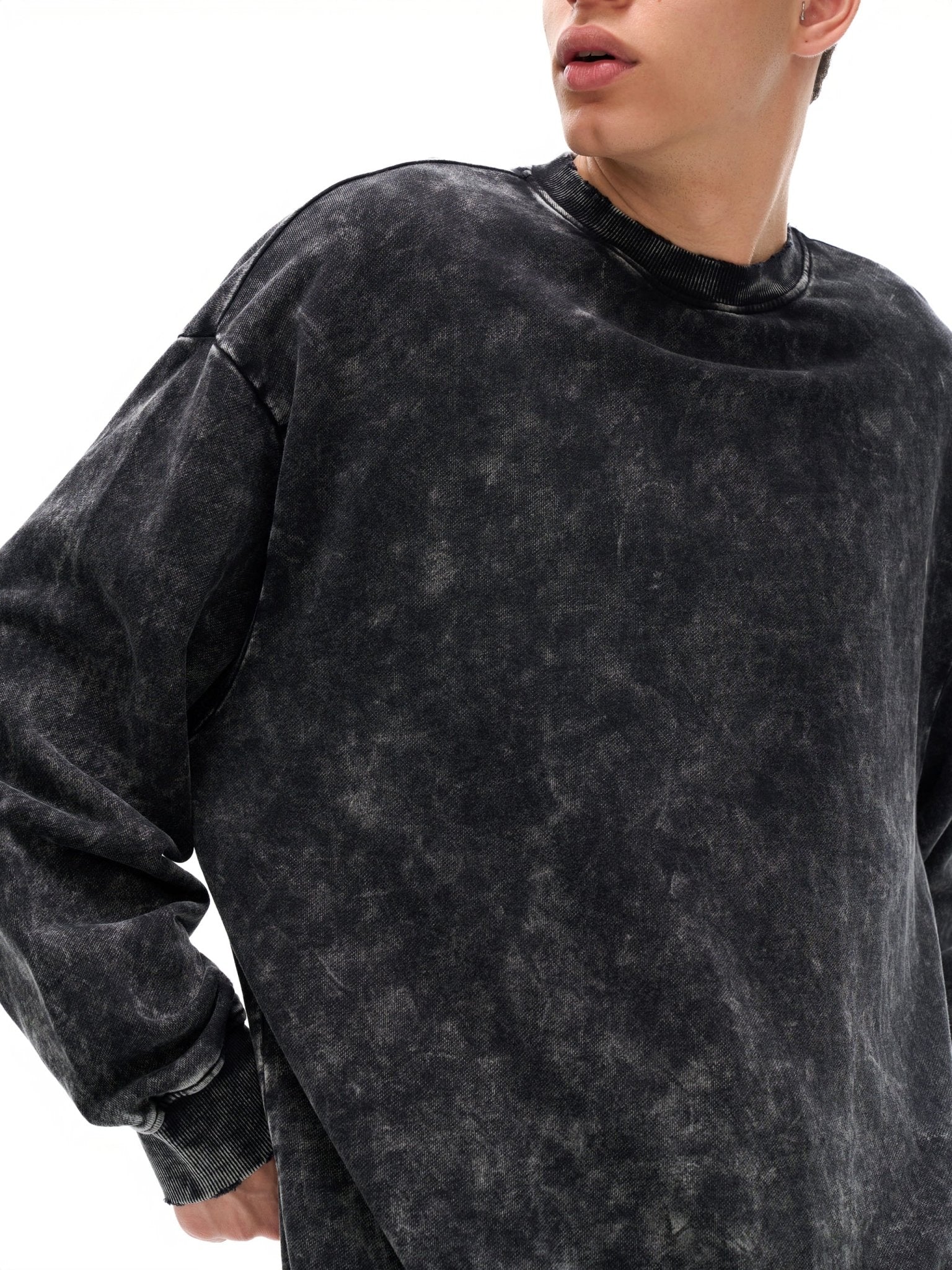 Snow Washed Hand - Frayed Sweatshirt - IVORYFLOW
